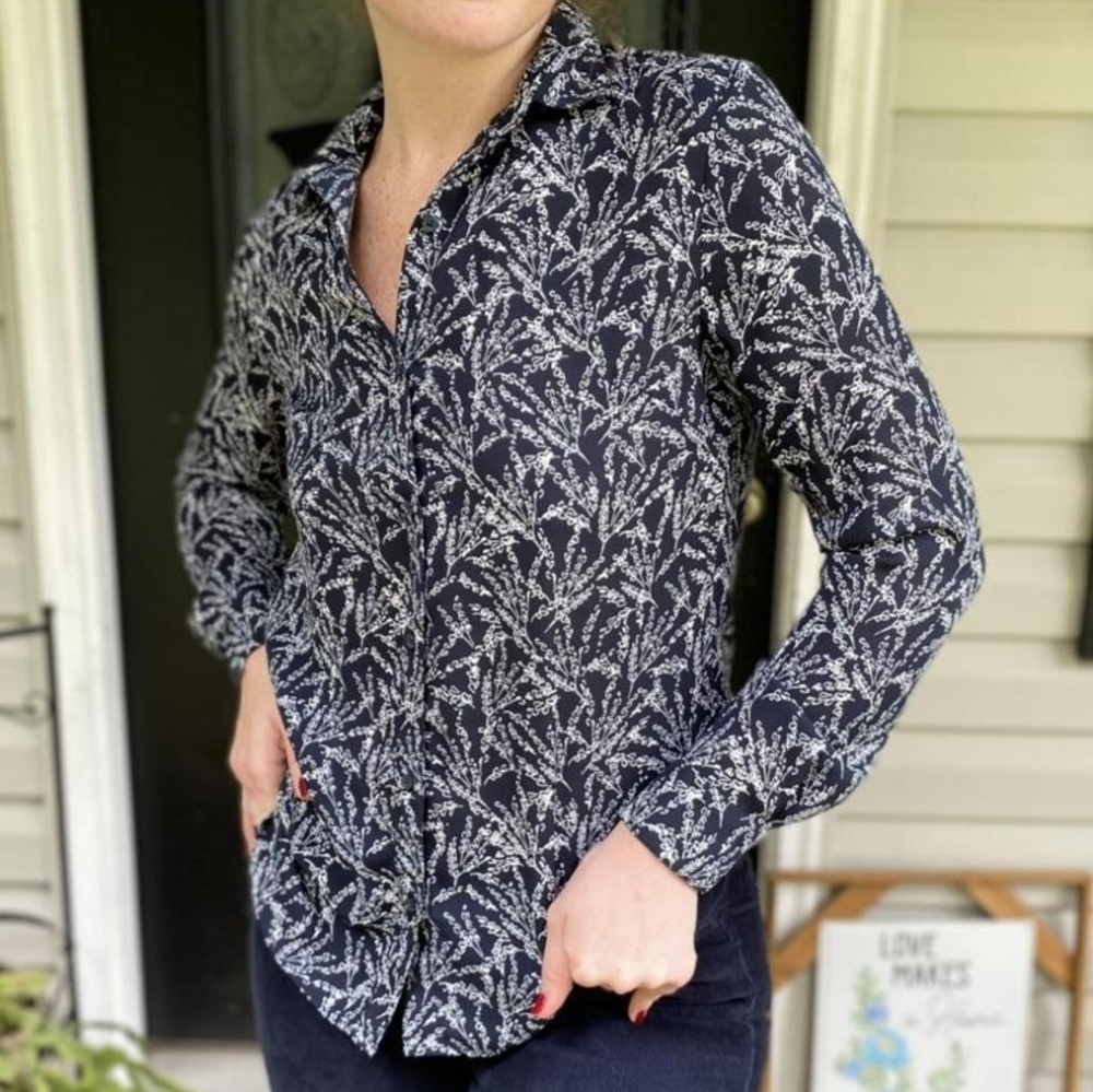 Banana Republic floral print button down dress shirt blouse